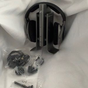 Sennheiser wireless headphones system for tv
